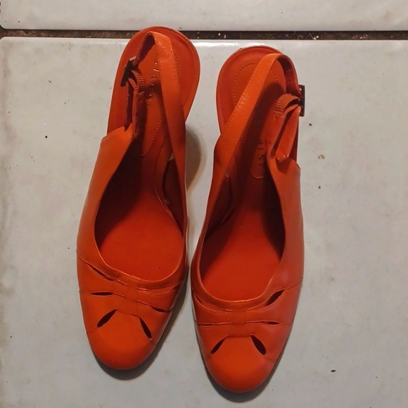 Shoes - Picture 1 of 4